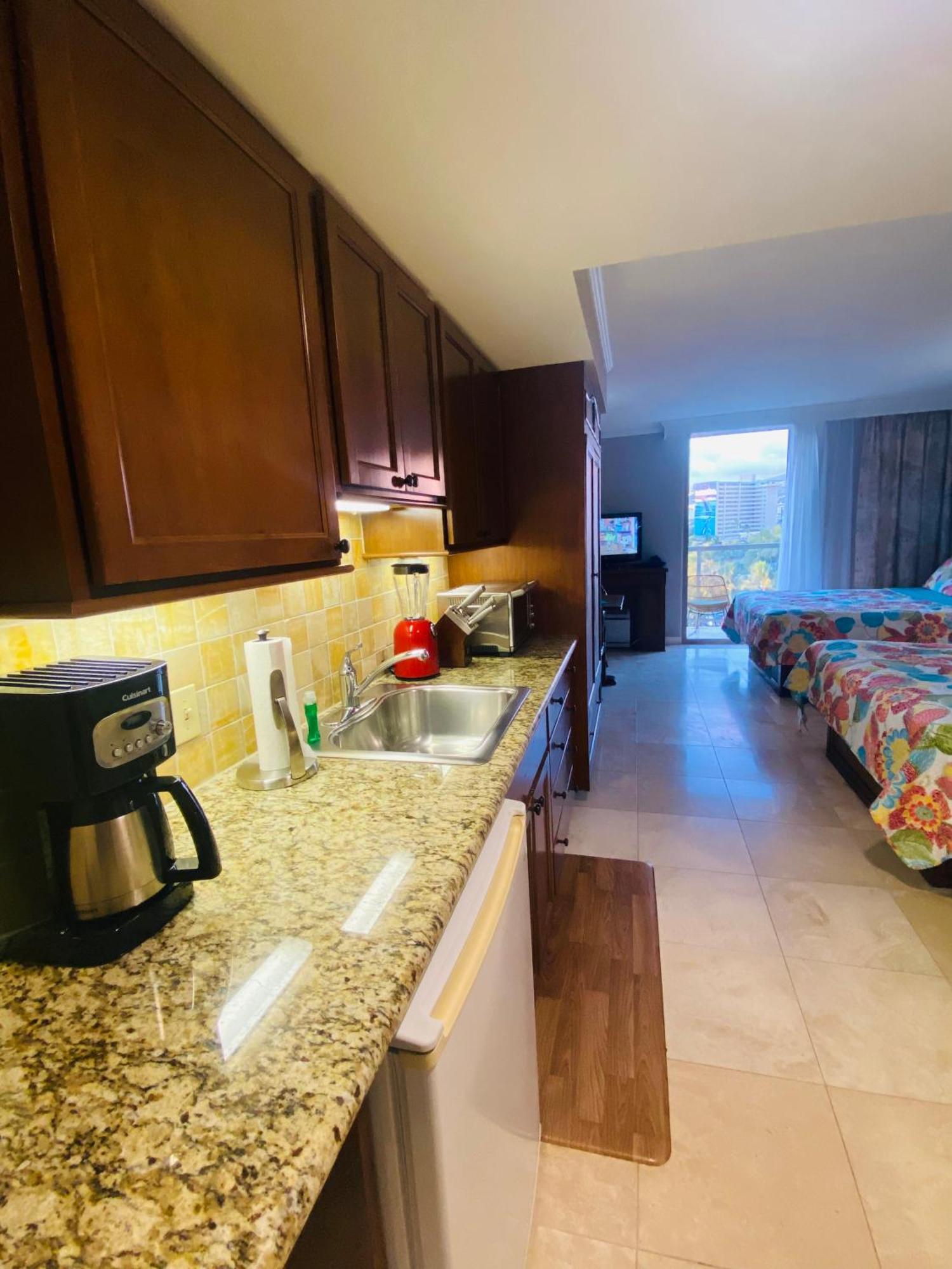Cozy Studio With Free Parking In Waikiki Honolulu Exterior photo